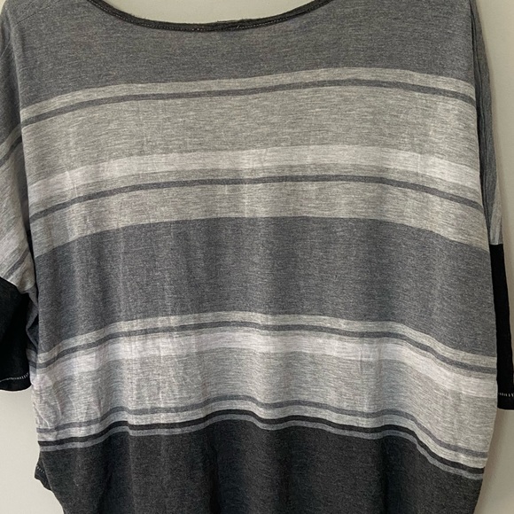 Striped oversized crop tee - Picture 2 of 3